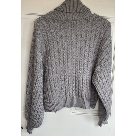 Elie. Tahari Women's Gray Cable Knit Turtleneck Sweater Sz L Balloon Slvs Cozy - Picture 6 of 11